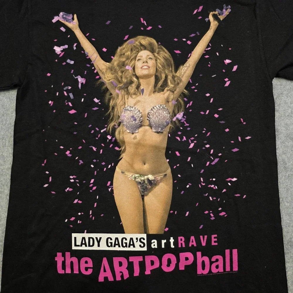 Alstyle selling lady